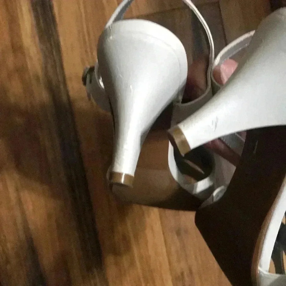 East 5th Gray Heels - Picture 4 of 7